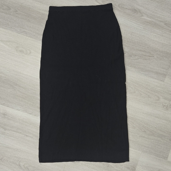 Dresses & Skirts - Elegant Black Women's Skirt